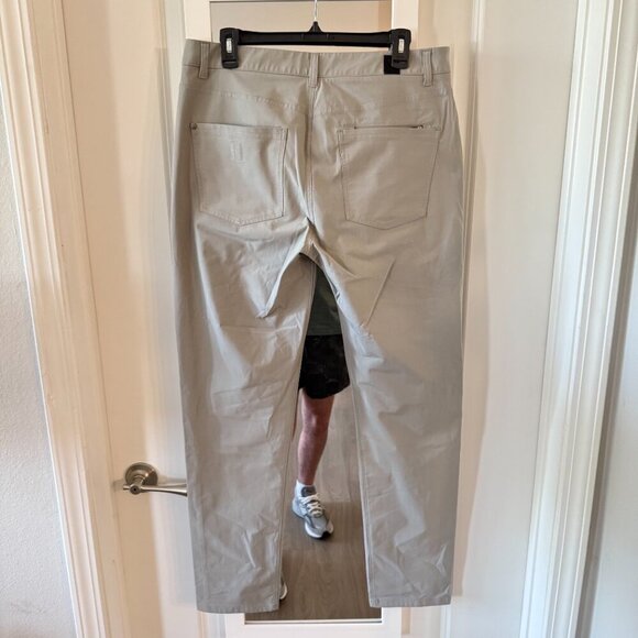 Vuori Men's Meta Pants Size 33 Color Grey - Picture 5 of 5